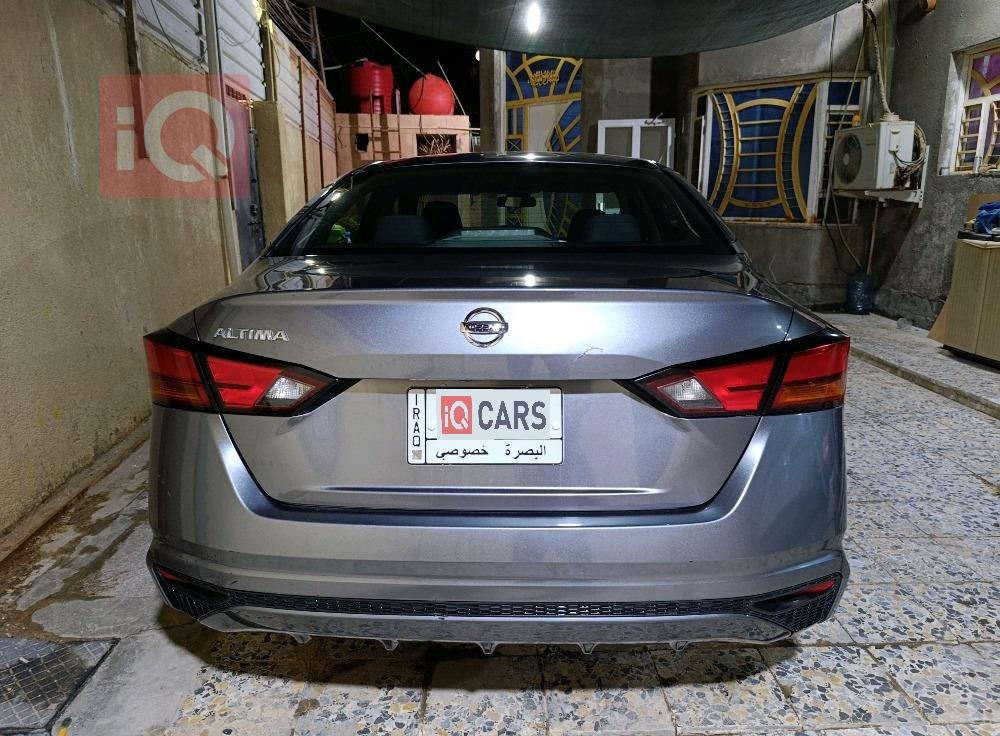 نيسان ألتيما